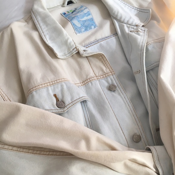 ♻️Vintage Two-Toned Jean Jacket♻️ - Picture 1 of 8